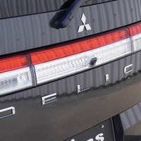 5586 【新車登録済み未使用車】 令和7年式 三菱 デリカD5 シャモニー 4WD 2,300cc (ディーゼル) 8人乗車 13kmのサムネイル