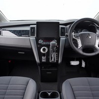 5586 【新車登録済み未使用車】 令和7年式 三菱 デリカD5 シャモニー 4WD 2,300cc (ディーゼル) 8人乗車 13kmのサムネイル