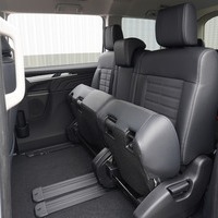 5586 【新車登録済み未使用車】 令和7年式 三菱 デリカD5 シャモニー 4WD 2,300cc (ディーゼル) 8人乗車 13kmのサムネイル