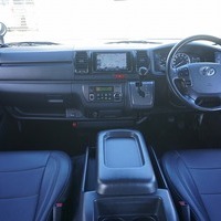 6110　令和2年式　ハイエース　スーパーGL　ダークプライムⅡ　2WD　2800cc　ディーゼル車　5人乗り　12.6万kmのサムネイル