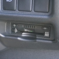 5672　令和3年式　ハイエース　スーパーGL　ダークプライムⅡ　2WD　2800cc　ディーゼル車　5人乗り　4.9万kmのサムネイル