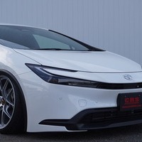 6109　令和6年式　プリウス　X　ハイブリッド　エアサス換装車　2WD　1800cc　5人乗り　0.8万kmのサムネイル