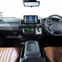 5891 令和7年式 ハイエース スーパーGL 2WD 2,000cc (ガソリン) 2/5人乗車 0.3万km 車検令和9年6月8日のサムネイル