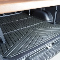 5891 令和7年式 ハイエース スーパーGL 2WD 2,000cc (ガソリン) 2/5人乗車 0.3万km 車検令和9年6月8日のサムネイル