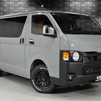 5891 令和7年式 ハイエース スーパーGL 2WD 2,000cc (ガソリン) 2/5人乗車 0.3万km 車検令和9年6月8日のサムネイル