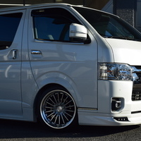 5841 令和5年式 ハイエース　スーパーGL　ダークプライムⅡ　2WD　2000cc　ガソリン車　5人乗り　1.0万kmのサムネイル