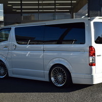 5841 令和5年式 ハイエース　スーパーGL　ダークプライムⅡ　2WD　2000cc　ガソリン車　5人乗り　1.0万kmのサムネイル