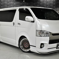 6130 平成28年式 ハイエース スーパーGL ダークプライム 2WD 3,000cc (ディーゼル車) 2/5人乗車 10.5万kmのサムネイル