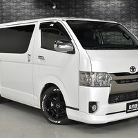 6135 平成29年式 ハイエース スーパーGL ダークプライム 2WD 3,000cc (ディーゼル車) 2/5人乗車 10.6万km 車検受け渡しのサムネイル
