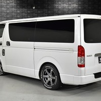 6115 令和5年式 ハイエース スーパーGL ダークプライムⅡ 2WD 2,8000cc (ディーゼル車)  2/5人乗車  3.1万kmのサムネイル