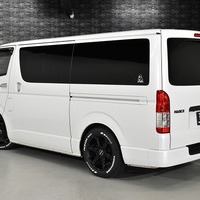 6135 平成29年式 ハイエース スーパーGL ダークプライム 2WD 3,000cc (ディーゼル車) 2/5人乗車 10.6万km 車検受け渡しのサムネイル