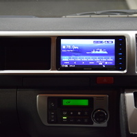 5959　平成30年式　ハイエース ワゴンGL　2WD　2,700cc 　ガソリン車　10人乗車　4.5万kmのサムネイル