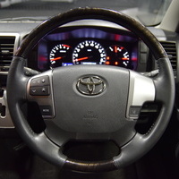 5959　平成30年式　ハイエース ワゴンGL　2WD　2,700cc 　ガソリン車　10人乗車　4.5万kmのサムネイル