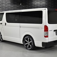 5950 令和6年式 ハイエース DX GLパッケージ 2WD 2,800cc (ディーゼル車) 3/6人乗車 1.9万km 車検令和8年5月8日のサムネイル