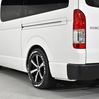 5950 令和6年式 ハイエース DX GLパッケージ 2WD 2,800cc (ディーゼル車) 3/6人乗車 1.9万km 車検令和8年5月8日のサムネイル