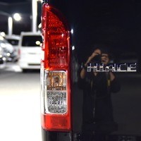 5959　平成30年式　ハイエース ワゴンGL　2WD　2,700cc 　ガソリン車　10人乗車　4.5万kmのサムネイル