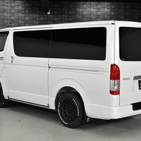 6128 令和7年式 ハイエース スーパーGL ダークプライムS 4WD 2,800cc (ディーゼル車) 2/5人乗車 0.6万km 車検令和9年6月5日のサムネイル
