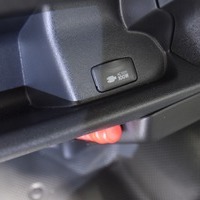 5828 ハイエース DX 2WD 2800cc ディーゼル車 3/6人乗り 13kmのサムネイル