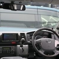 6044.平成29年式 ハイエース スーパーGL ダークプライム 2WD 3,000cc ディーゼル車 走行12.3万キロ 検査1年付きのサムネイル