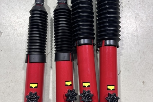 CRS名古屋　井上カスタムブログ　　ハイエース・キャラバン　「14段調整式ショック」サムネイル