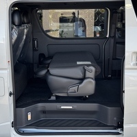 5847 令和7年式　登録済み未使用車　ハイエース　スーパーGL　ダークプライムⅡ　2WD　2000cc　ガソリン車　5人乗り　67kmのサムネイル