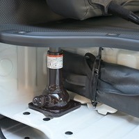 6072.令和7年式 ハイエースバン DX 2WD 2,000cc ガソリン車 走行5キロ 新車未登録のサムネイル