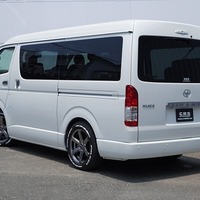 5161【内装架装車 ベッドキットV タイプ2】ハイエース ワゴンGL 2WD 2,700cc (ガソリン) 10人乗車 8kmのサムネイル