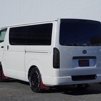 6244　令和2年式　ハイエース　スーパーGL　ダークプライムⅡ　4WD　2800cc　ディーゼル車　7人乗り　9.9万kmのサムネイル
