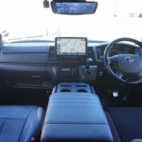 6244　令和2年式　ハイエース　スーパーGL　ダークプライムⅡ　4WD　2800cc　ディーゼル車　7人乗り　9.9万kmのサムネイル