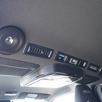 6244　令和2年式　ハイエース　スーパーGL　ダークプライムⅡ　4WD　2800cc　ディーゼル車　7人乗り　9.9万kmのサムネイル