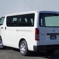 5935　スタンダードPKG　ハイエース　DX　2WD　2000cc　ガソリン車　6人乗りのサムネイル