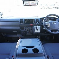5935　スタンダードPKG　ハイエース　DX　2WD　2000cc　ガソリン車　6人乗りのサムネイル