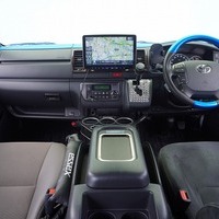 5963　平成31年式　ハイエース　スーパーGL　ダークプライム　50thAnniversary　2WD　2800cc　ディーゼル車　5人乗り　3.9万kmのサムネイル