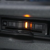 6067 ハイエース DX  2WD 2,000CC ガソリン車 4ナンバー 3/6人乗りのサムネイル