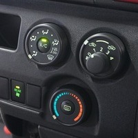 6073 ハイエース DX 2WD 2000cc ガソリン車 3/6人乗り 10kmのサムネイル