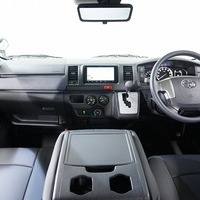 6073 ハイエース DX 2WD 2000cc ガソリン車 3/6人乗り 10kmのサムネイル