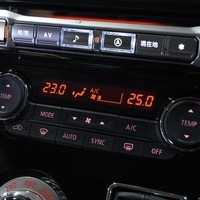 5587 令和7年式 登録済未使用車 三菱デリカ D:5 CHAMONIX  電動サイドステップ有 4WD 2,200cc (ディーゼル車)  8人乗り 8km 車検:令和10年10月のサムネイル