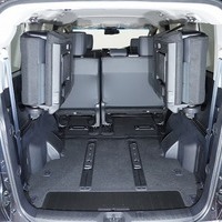 5587 令和7年式 登録済未使用車 三菱デリカ D:5 CHAMONIX  電動サイドステップ有 4WD 2,200cc (ディーゼル車)  8人乗り 8km 車検:令和10年10月のサムネイル