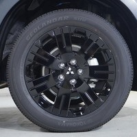 5587 令和7年式 登録済未使用車 三菱デリカ D:5 CHAMONIX  電動サイドステップ有 4WD 2,200cc (ディーゼル車)  8人乗り 8km 車検:令和10年10月のサムネイル