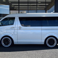 5286  ハイエース ワゴンGL 内装架装ベッドキットⅢ 2WD 2,700CC ガソリン車 10人乗りのサムネイル