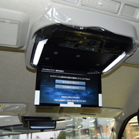 5243 千葉店【BLACK　STYLE】ハイエース ワゴンGL  4WD 2,700CC ガソリン車 10人乗りのサムネイル