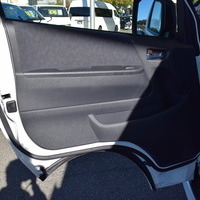 5286  ハイエース ワゴンGL 内装架装ベッドキットⅢ 2WD 2,700CC ガソリン車 10人乗りのサムネイル