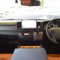 6199 令和4年式 ハイエース　スーパーGL　ダークプライムⅡ　2WD　2000cc　ガソリン車　5人乗り　2.4万kmのサムネイル