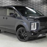 5587 令和7年式 登録済未使用車 三菱デリカ D:5 CHAMONIX  電動サイドステップ有 4WD 2,200cc (ディーゼル車)  8人乗り 8km 車検:令和10年10月のサムネイル