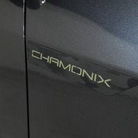 5587 令和7年式 登録済未使用車 三菱デリカ D:5 CHAMONIX  電動サイドステップ有 4WD 2,200cc (ディーゼル車)  8人乗り 8km 車検:令和10年10月のサムネイル