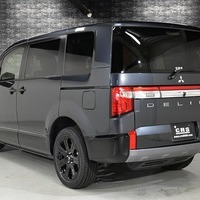 5587 令和7年式 登録済未使用車 三菱デリカ D:5 CHAMONIX  電動サイドステップ有 4WD 2,200cc (ディーゼル車)  8人乗り 8km 車検:令和10年10月のサムネイル