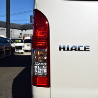 5286  ハイエース ワゴンGL 内装架装ベッドキットⅢ 2WD 2,700CC ガソリン車 10人乗りのサムネイル