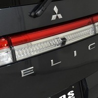 5587 令和7年式 登録済未使用車 三菱デリカ D:5 CHAMONIX  電動サイドステップ有 4WD 2,200cc (ディーゼル車)  8人乗り 8km 車検:令和10年10月のサムネイル