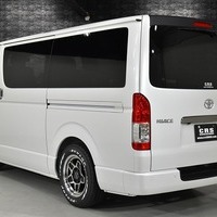 5693 令和7年式 ハイエース スーパーGL ダークプライムS 2WD 2,800cc (ディーゼル車) 2/5人乗車 90km 車検令和9年5月22日のサムネイル