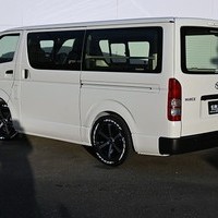 6073 ハイエース DX 2WD 2000cc ガソリン車 3/6人乗り 10kmのサムネイル